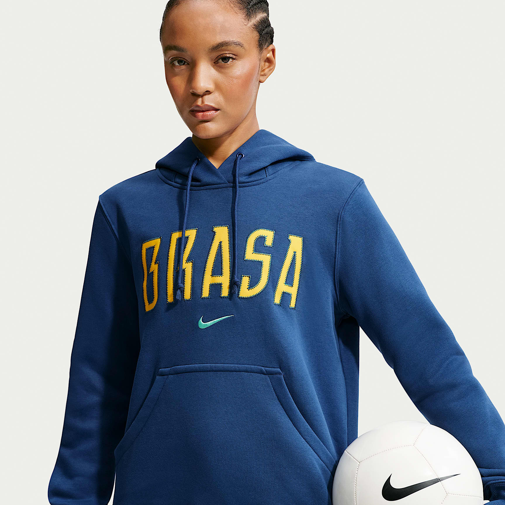 Brazil Phoenix Fleece Women's Nike Soccer Pullover Hoodie. Nike.com